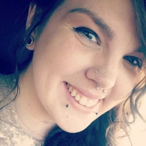 Meet your Posher, Desiree